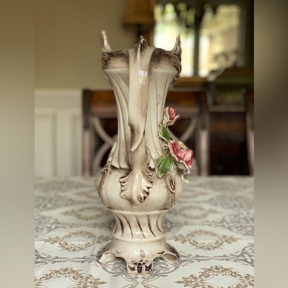 SALE!! Large Handled Capodimonte Vase - Picture 2 of 13